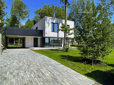 Дом с отделкой и встроенной мебелью  в Ильинских Холмах